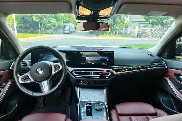 Used BMW i3 2023 eDrive 40 L Midnight Edition Interior 4