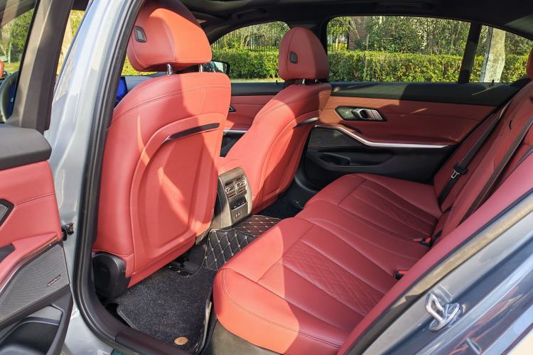 Used BMW i3 2023 eDrive 40 L Midnight Sports Package Interior 4
