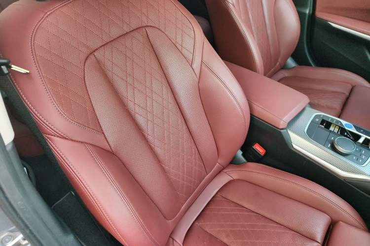 Used BMW i3 2023 eDrive 40 L Midnight Edition Right Front Seat