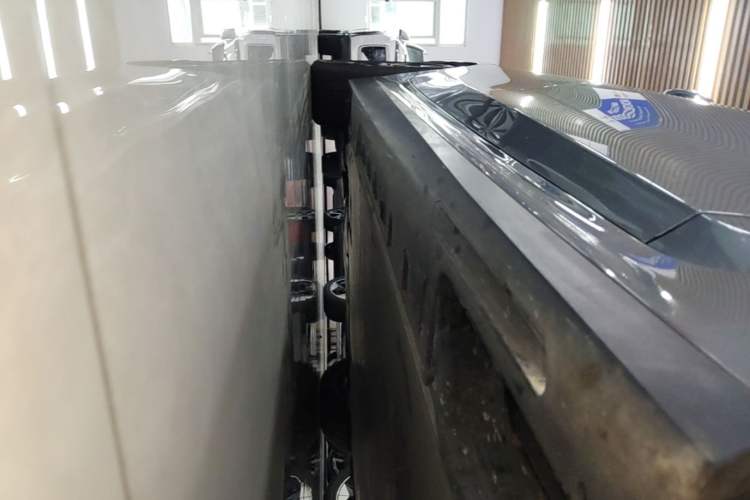 Used BMW i3 2023 eDrive 40 L Midnight Edition Right Side Sill