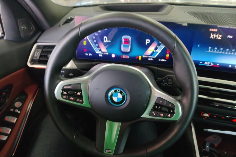 Used BMW i3 2023 eDrive 40 L Midnight Sports Package Steering Wheel