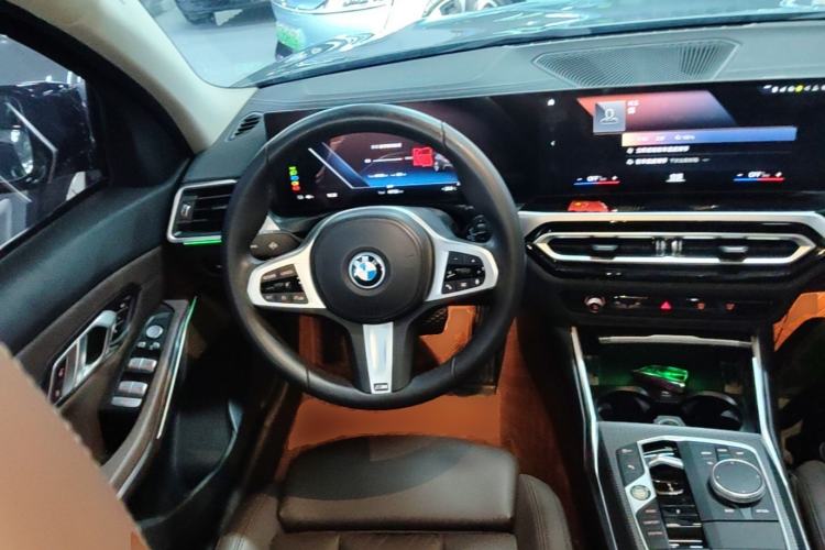 Used BMW i3 2023 eDrive 40 L Midnight Edition Steering Wheel