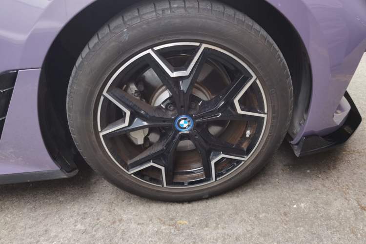 Used BMW i3 2023 eDrive 40 L Midnight Edition Exterior 7