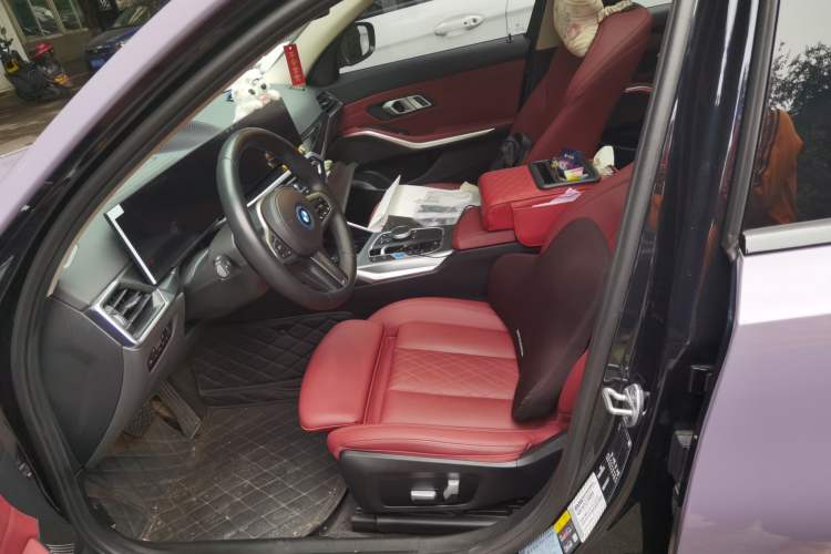 Used BMW i3 2023 eDrive 40 L Midnight Edition Left Front Seat
