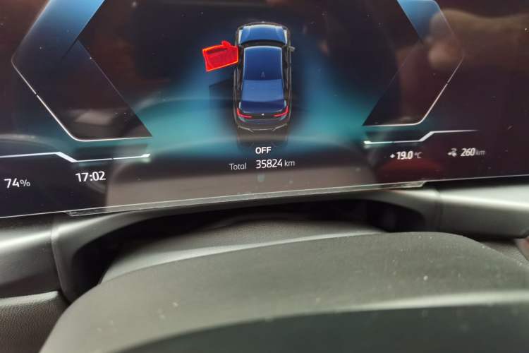 Used BMW i3 2023 eDrive 40 L Midnight Edition Odometer Close Up