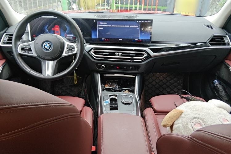 Used BMW i3 2023 eDrive 40 L Midnight Sports Package Center Console