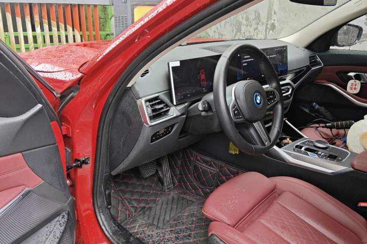 Used BMW i3 2023 eDrive 40 L Midnight Sports Package Driver Seat