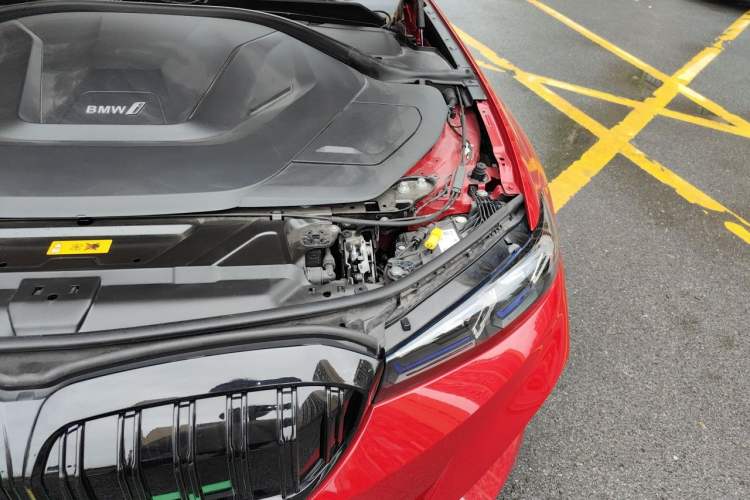 Used BMW i3 2023 eDrive 40 L Midnight Sports Package Engine Bay Left