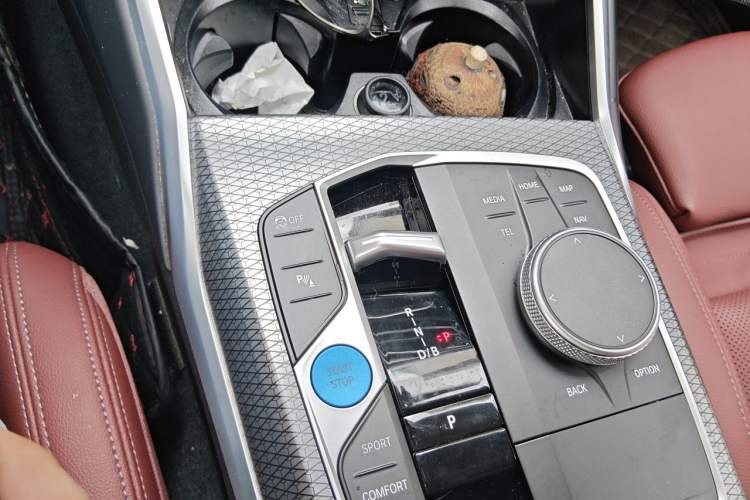 Used BMW i3 2023 eDrive 40 L Midnight Sports Package Gear Lever