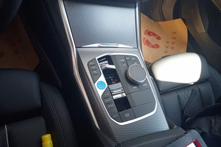 Used BMW i3 2023 eDrive 40 L Midnight Sports Package Gear Lever