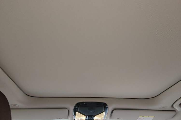Used BMW i3 2023 eDrive 40 L Midnight Sports Package Headliner