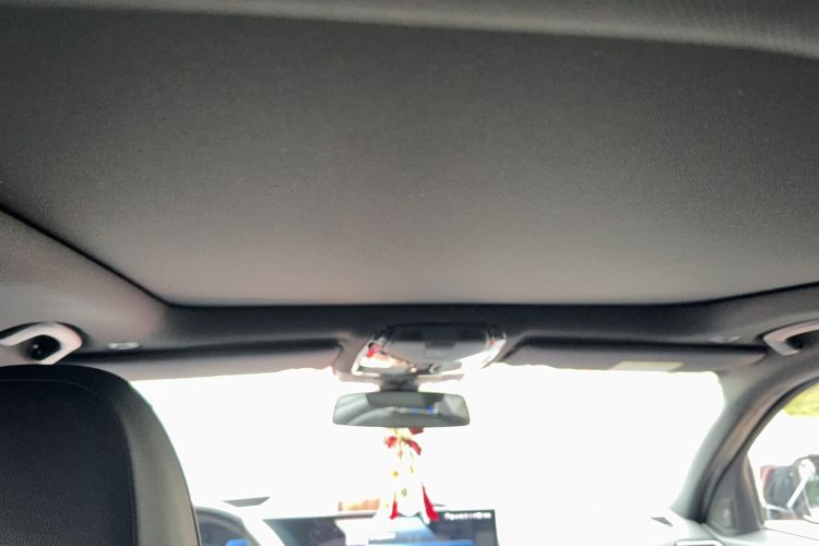 Used BMW i3 2023 eDrive 40 L Midnight Sports Package Headliner