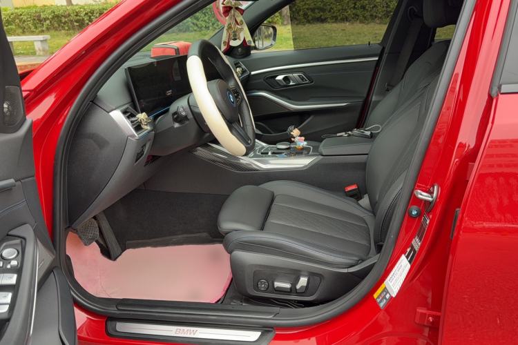 Used BMW i3 2023 eDrive 40 L Midnight Sports Package Interior 1