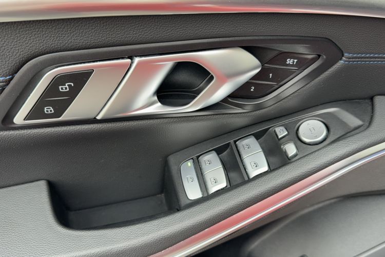 Used BMW i3 2023 eDrive 40 L Midnight Sports Package Interior 3