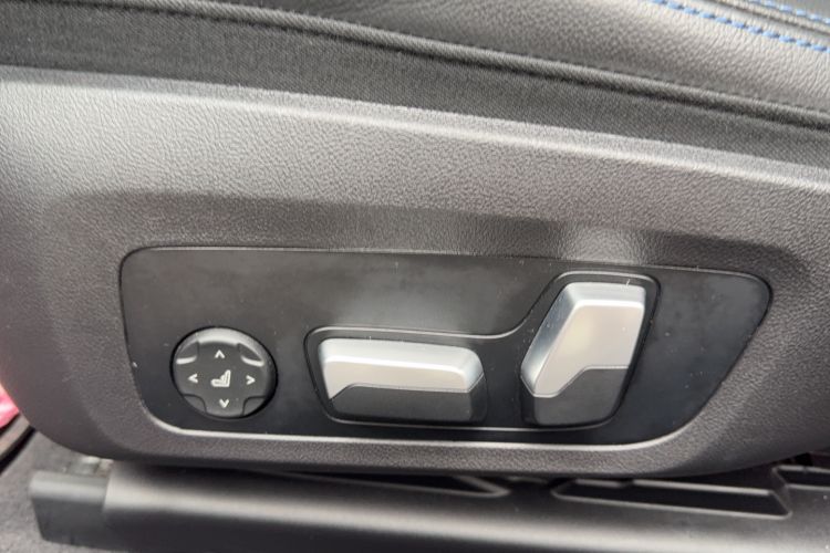 Used BMW i3 2023 eDrive 40 L Midnight Sports Package Interior 5