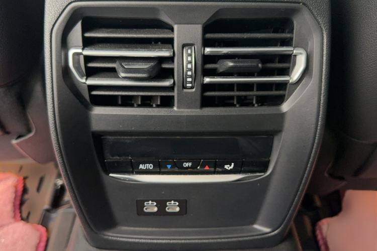 Used BMW i3 2023 eDrive 40 L Midnight Sports Package Interior 6