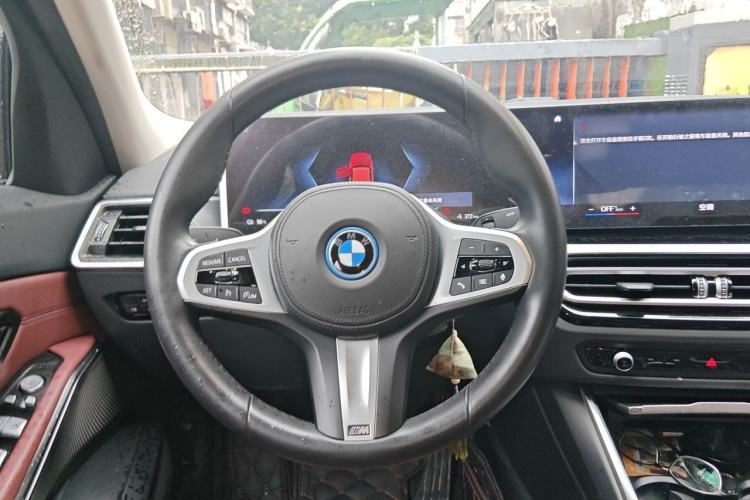 Used BMW i3 2023 eDrive 40 L Midnight Sports Package Steering Wheel