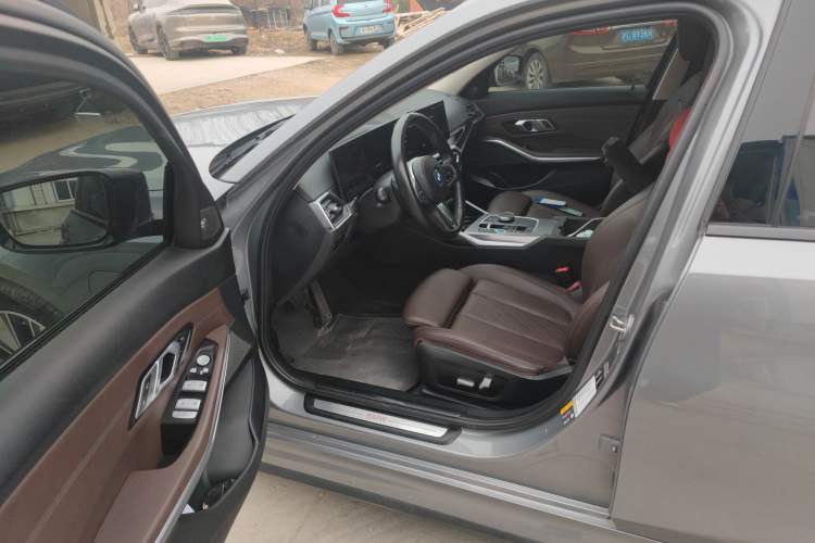 Used BMW i3 2023 eDrive 40 L Midnight Sports Package Driver Seat