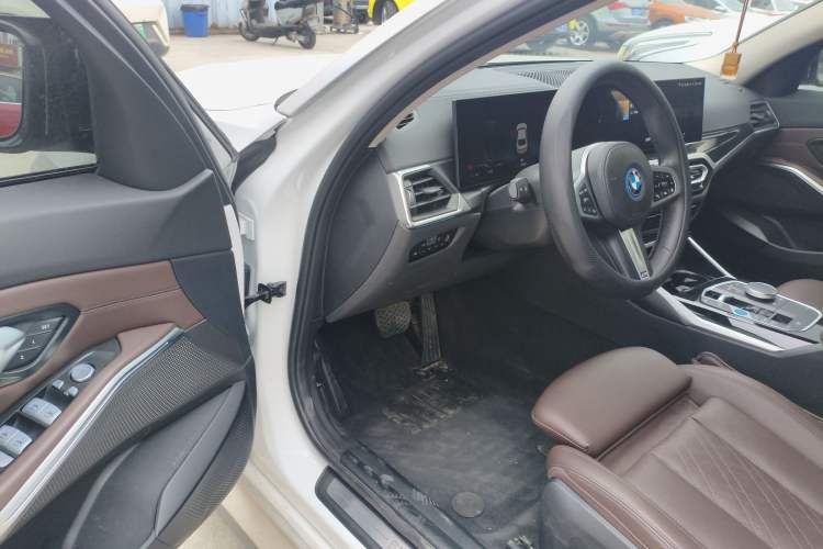 Used BMW i3 2023 eDrive 40 L Midnight Edition Driver Seat