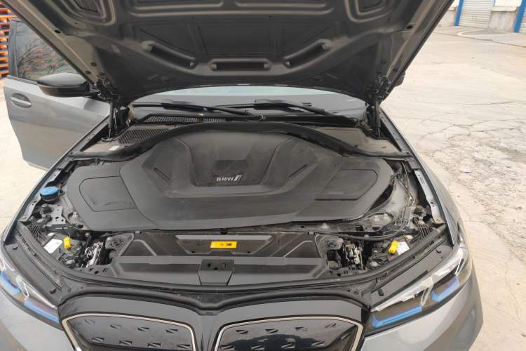 Used BMW i3 2023 eDrive 40 L Midnight Sports Package Engine Bay Left