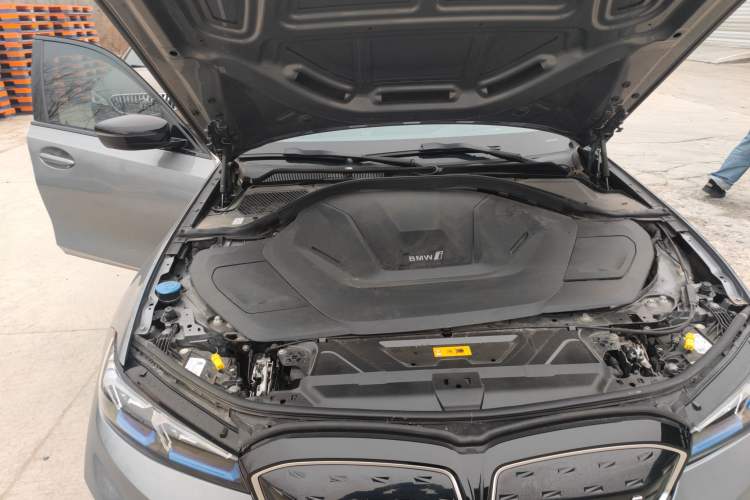 Used BMW i3 2023 eDrive 40 L Midnight Sports Package Engine Bay Right