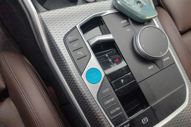 Used BMW i3 2023 eDrive 40 L Midnight Sports Package Gear Lever