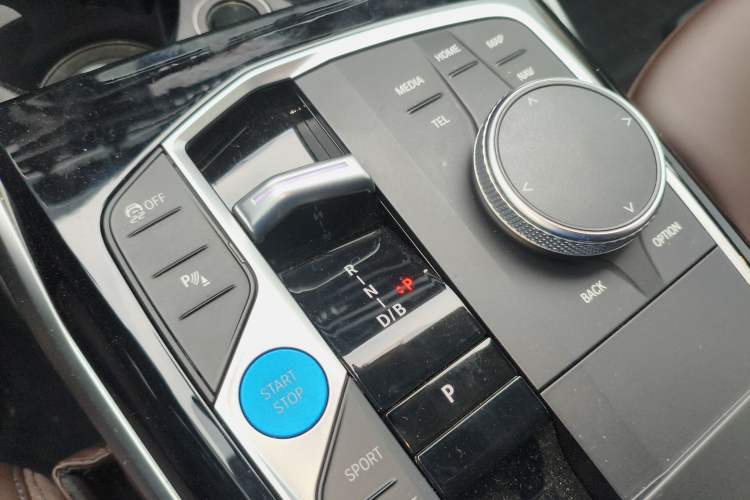 Used BMW i3 2023 eDrive 40 L Midnight Edition Gear Lever