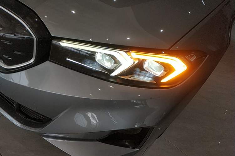 Used BMW i3 2023 eDrive 40 L Midnight Edition Left Front Headlight