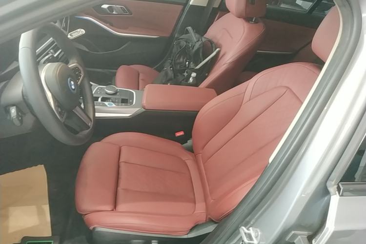 Used BMW i3 2023 eDrive 40 L Midnight Edition Left Front Seat