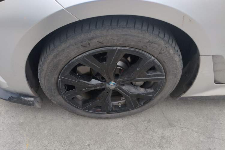 Used BMW i3 2023 eDrive 40 L Midnight Edition Left Front Wheel Hub