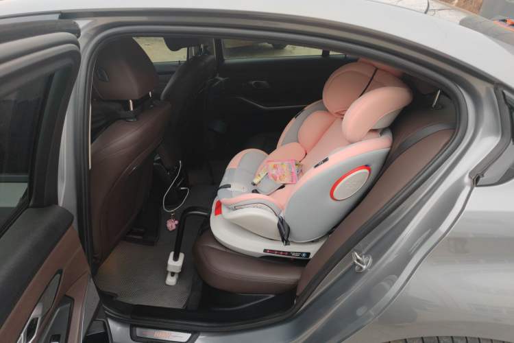 Used BMW i3 2023 eDrive 40 L Midnight Sports Package Left Rear Seat