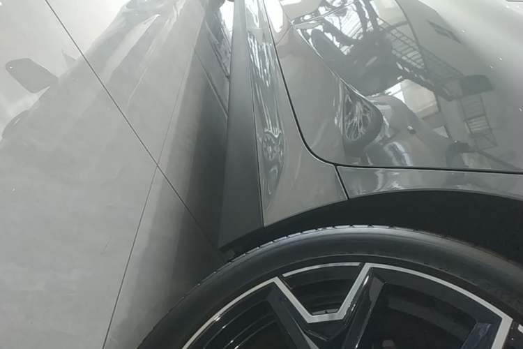 Used BMW i3 2023 eDrive 40 L Midnight Edition Left Side Sill