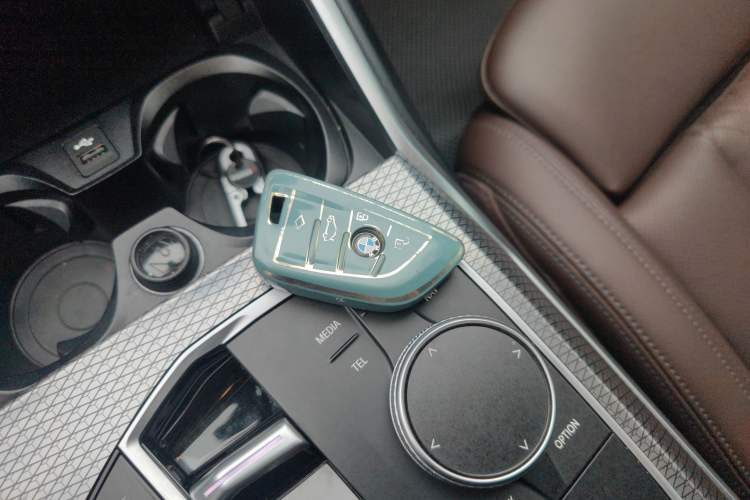 Used BMW i3 2023 eDrive 40 L Midnight Sports Package Vehicle Key