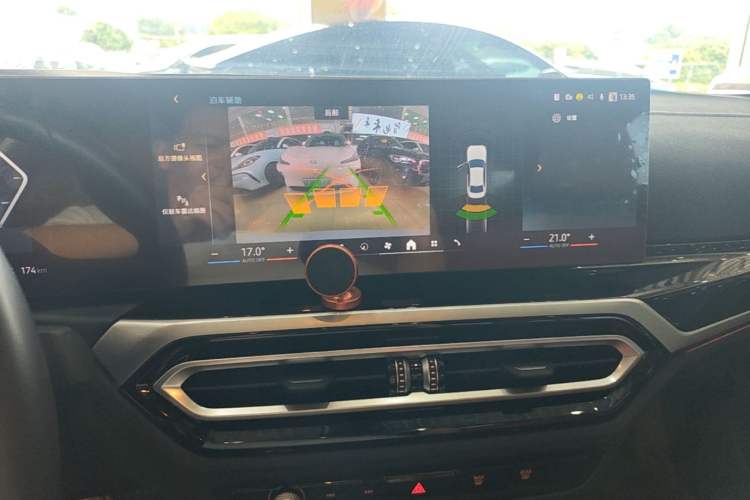 Used BMW i3 2023 eDrive 40 L Midnight Edition Audio And AC Panel