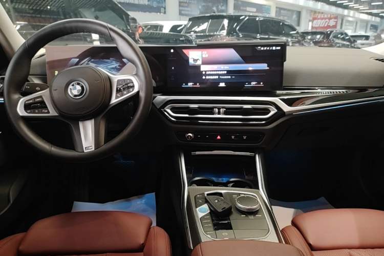 Used BMW i3 2023 eDrive 40 L Midnight Edition Audio And AC Panel