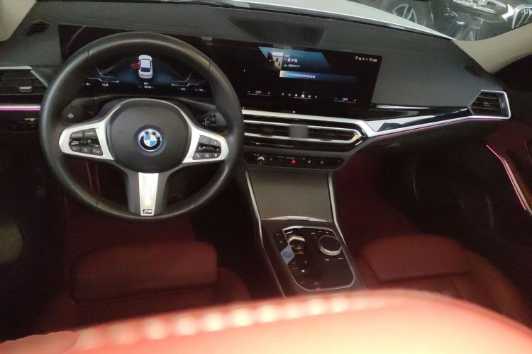 Used BMW i3 2023 eDrive 40 L Midnight Edition Center Console