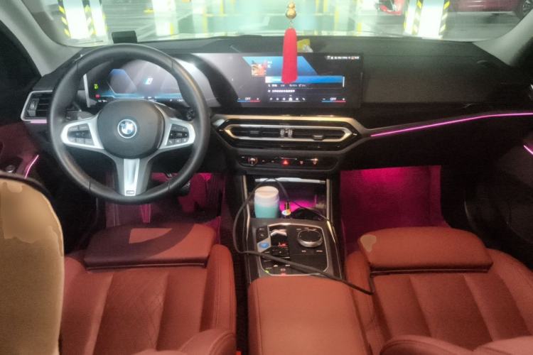 Used BMW i3 2023 eDrive 40 L Midnight Edition Center Console
