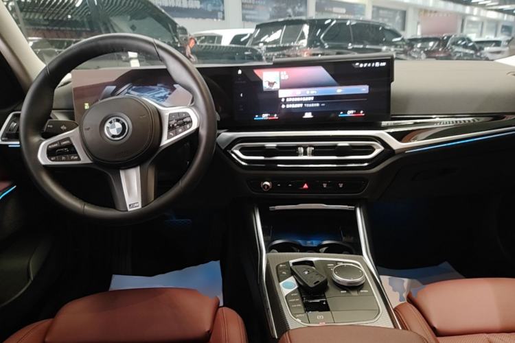 Used BMW i3 2023 eDrive 40 L Midnight Edition Center Console