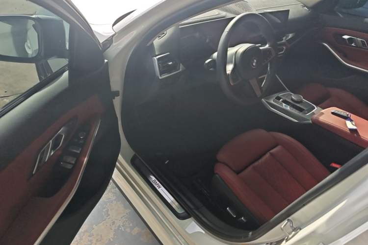 Used BMW i3 2023 eDrive 40 L Midnight Edition Driver Seat