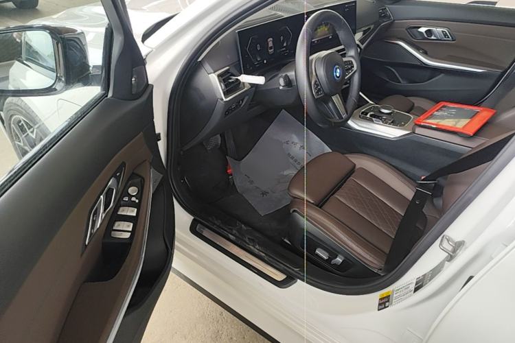 Used BMW i3 2023 eDrive 40 L Midnight Edition Driver Seat