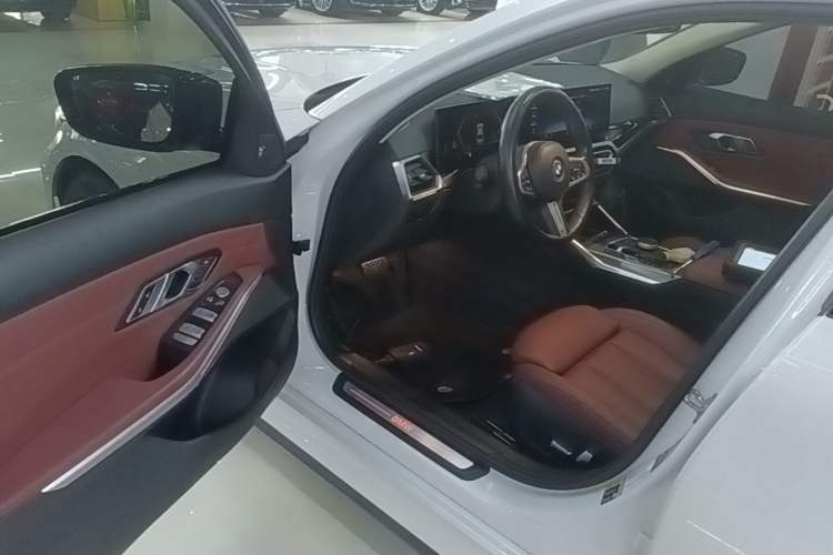 Used BMW i3 2023 eDrive 40 L Midnight Edition Driver Seat