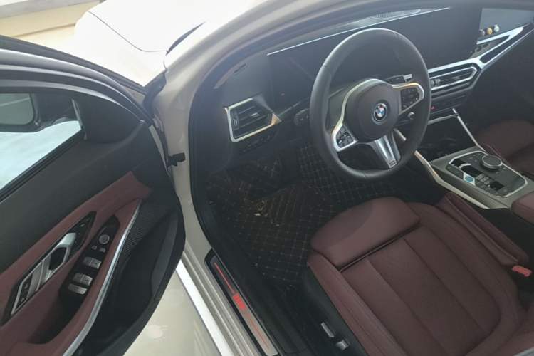 Used BMW i3 2023 eDrive 40 L Midnight Edition Driver Seat
