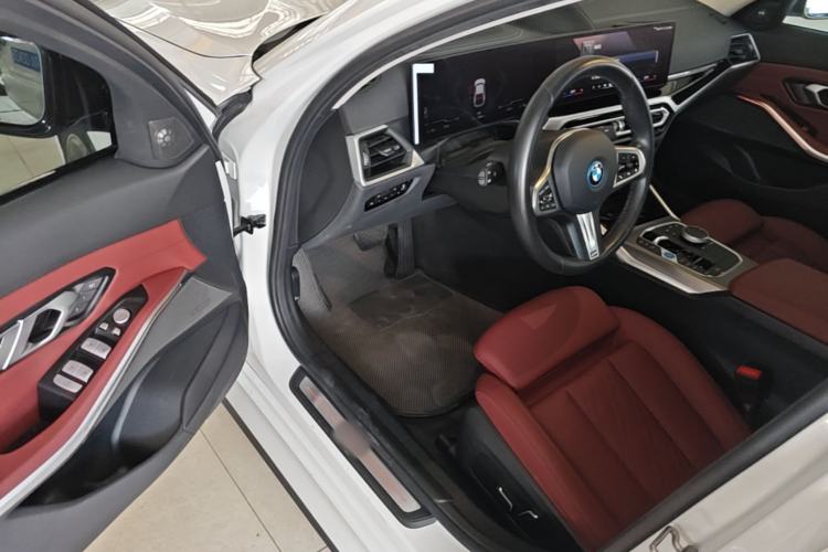 Used BMW i3 2023 eDrive 40 L Midnight Edition Driver Seat