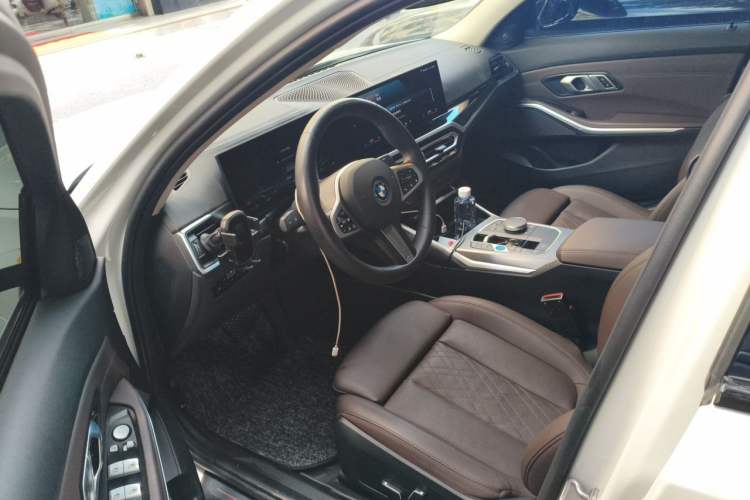 Used BMW i3 2023 eDrive 40 L Midnight Edition Driver Seat