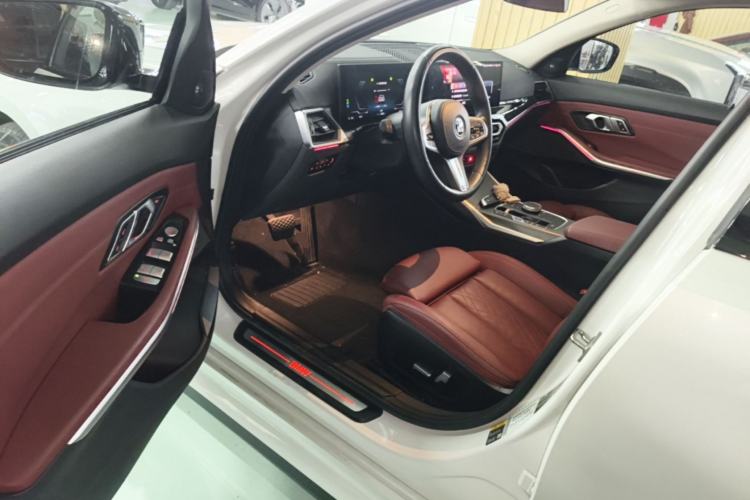 Used BMW i3 2023 eDrive 40 L Midnight Edition Driver Seat
