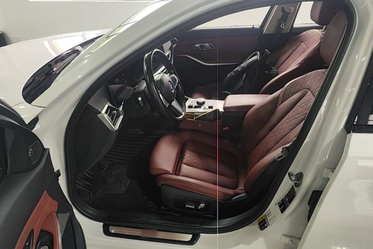 Used BMW i3 2023 eDrive 40 L Midnight Sports Package Driver Seat