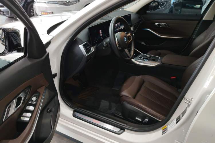 Used BMW i3 2023 eDrive 40 L Midnight Edition Driver Seat