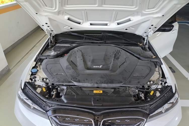 Used BMW i3 2023 eDrive 40 L Midnight Edition Engine Bay