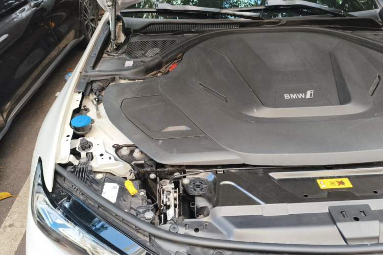 Used BMW i3 2023 eDrive 40 L Midnight Edition Engine Bay Right