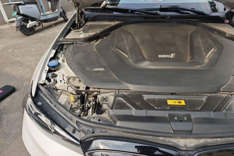 Used BMW i3 2023 eDrive 40 L Midnight Edition Engine Bay Right